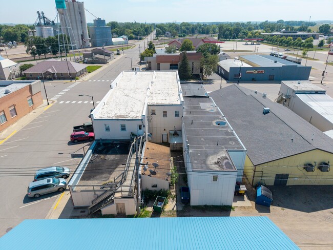 104 W Main St