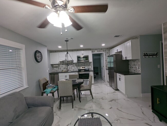 Photo - 11 N Harrison St