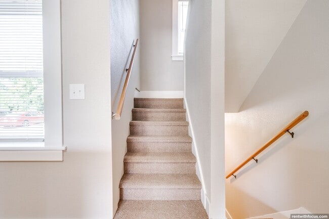 1202-1318 Summit Ave.