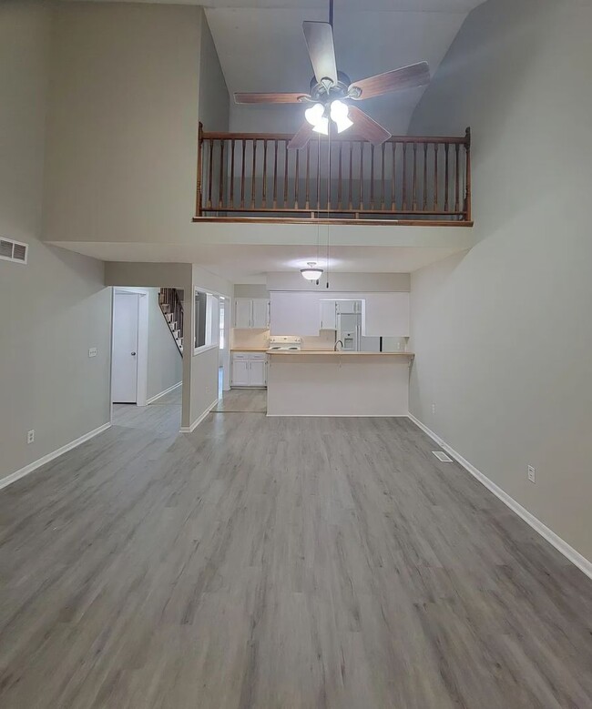 3 bedroom Townhome - 3 bedroom Townhome