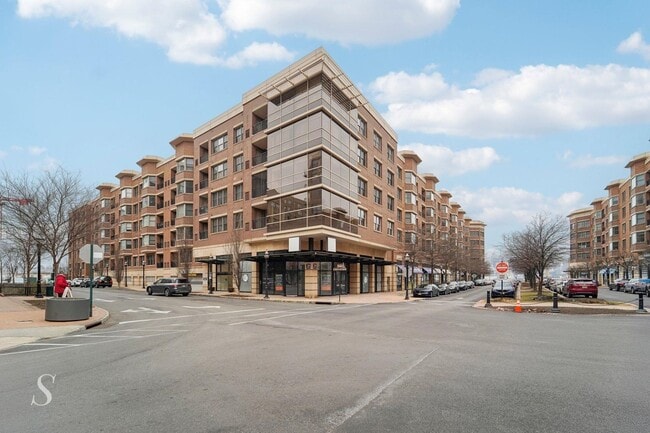 Building Photo - 20 Ave at Port Imperial