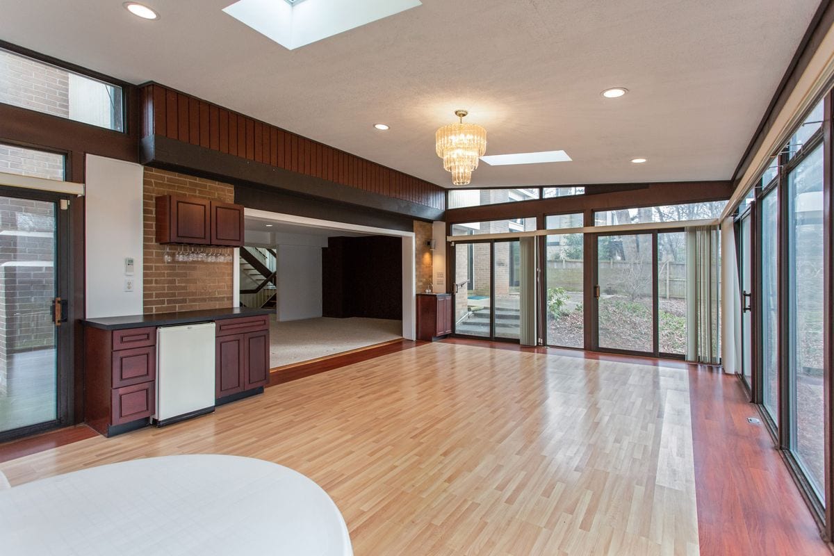 Photo - 5700 Chapman Mill Dr