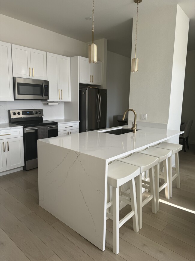 Photo - 4414 Cedar Springs Rd Unidad 317 Rental