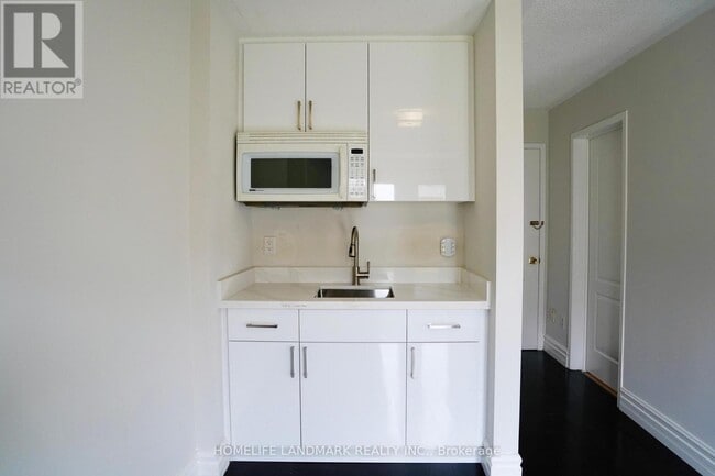 Photo - 3406 Southwick St