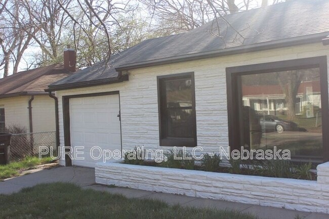 Photo - 670 S 69th St