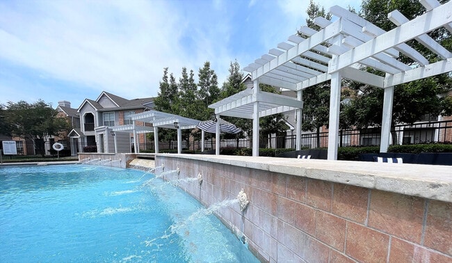 Building Photo - Evergreen at River Oaks Rental