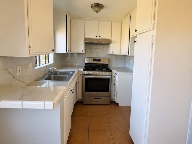 14810 Parthenia St Unidad 210