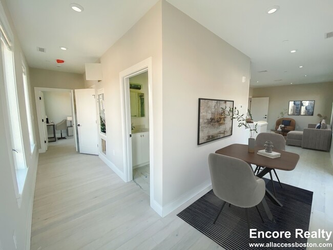 Photo - 172 Green St