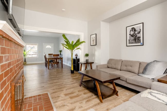 Building Photo - 4004 SE Division St Unit ID1309873P Rental