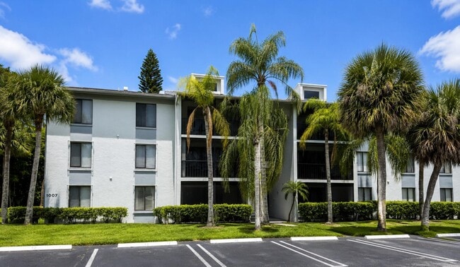 Building Photo - 1007 Green Pine Blvd Unit A3