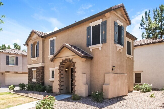 Photo - 2121 E Huntington Dr