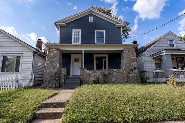 Building Photo - 2120 W Lee St