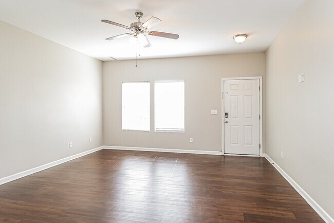 Photo - 4828 Abercromby St