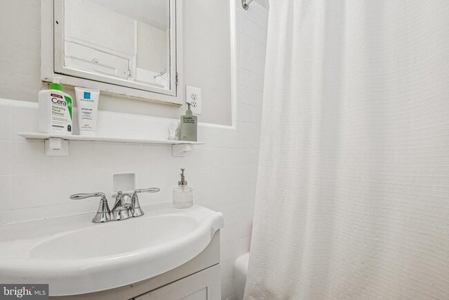 Photo - 2031 Locust St Unit 404