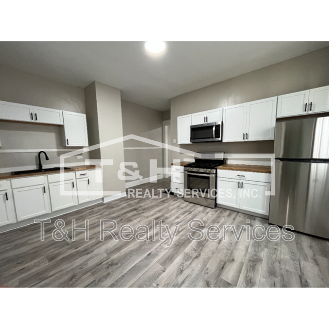 Photo - 2634 S East St