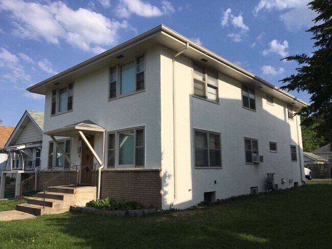 Photo - 1644 7th St E Unidad 2