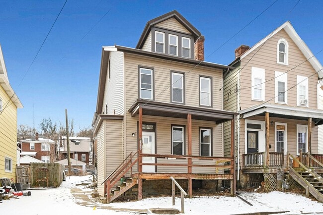 Photo - 855 Crucible St Unit 2