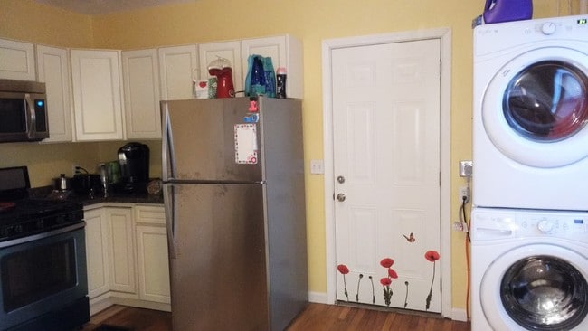 Building Photo - 195 Floral Ave Unit 1 Rental