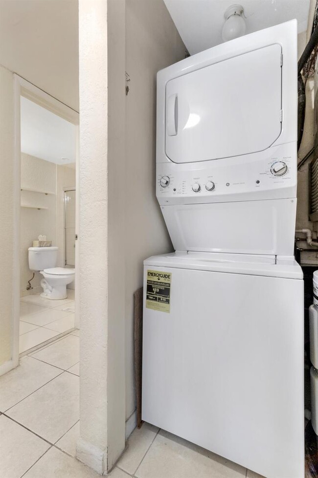 Building Photo - 760 SE 2nd Ave Unit H106 Rental
