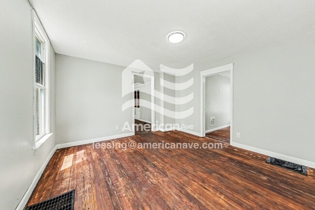 Photo - 105 Carlisle St