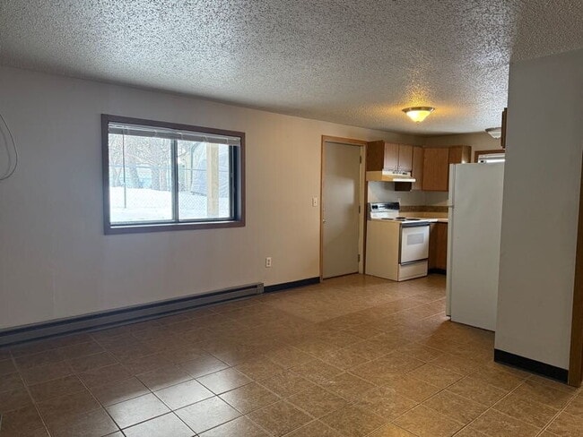 Photo - 202 7th Ave N