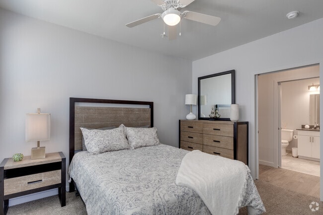 1BR, 1BA - 680SF