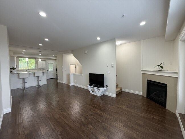 Photo - 6026-6026 Lindeman St