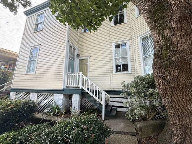 Building Photo - 402 E Park Ave Unit 1B