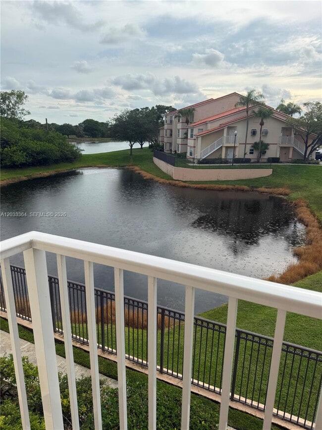 Photo - 3350 Pinewalk Dr N Unidad 1427