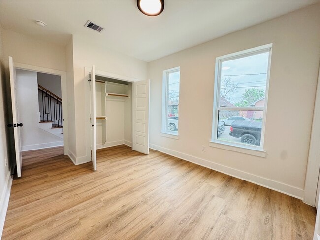 Photo - 1307 71st St