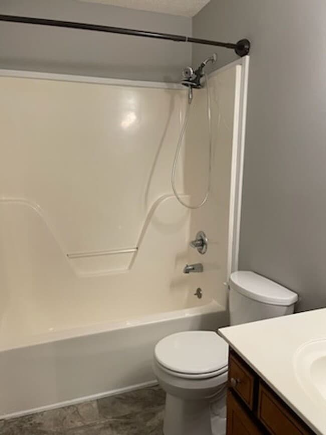 Photo - MOUSE CREEK RD 5725/5727 Unit 5725