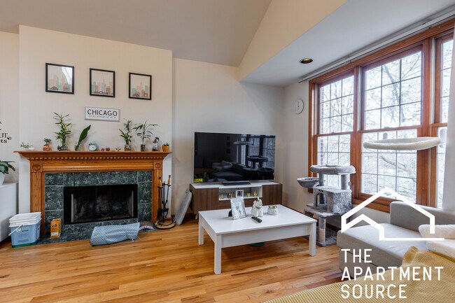 Photo - 916 N Paulina St Unit 1