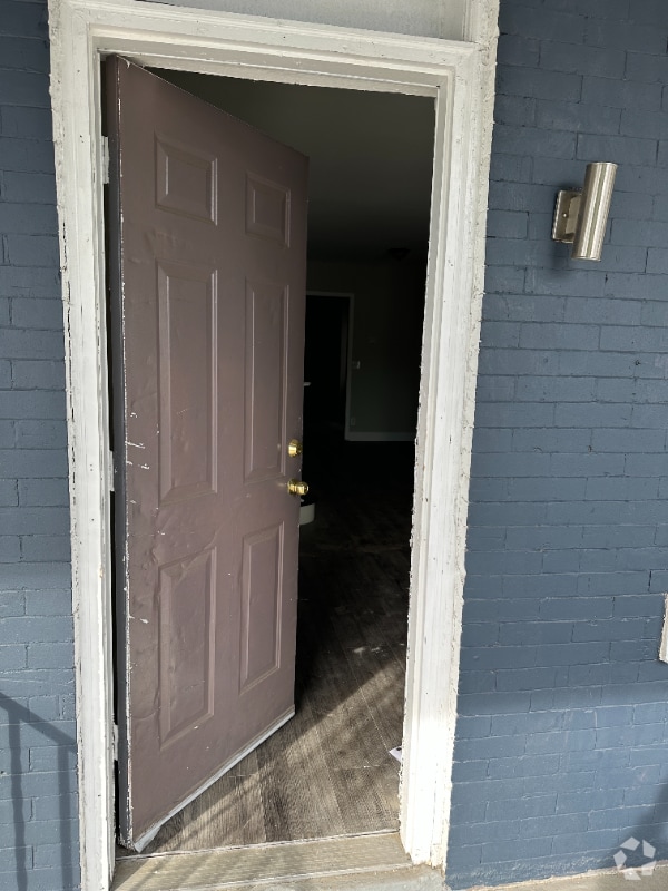 Building Photo - 2123 S 60th St Rental