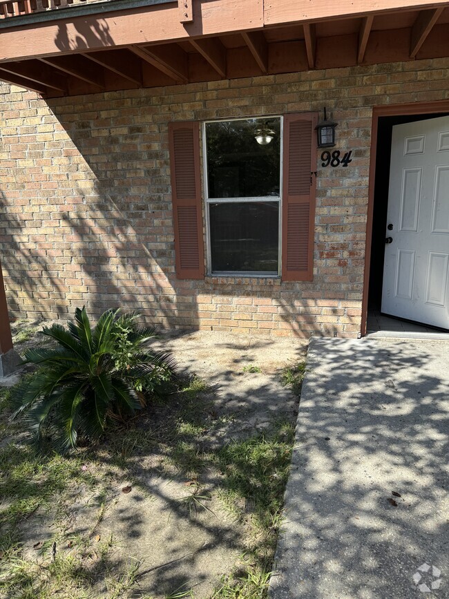 Entryway - 984 Asheville Dr Unit 984 Rental