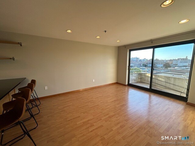 Photo - 111 deKoven Drive Unidad APT 408