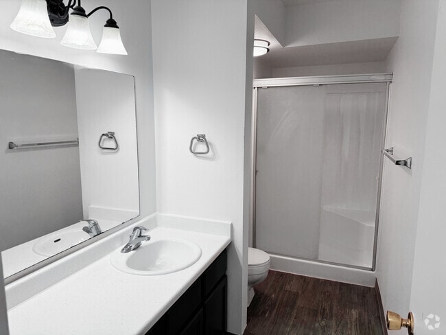 Primary Bathroom - Cambridge Cove Rental