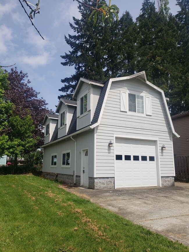 Photo - Charming Apartment in Forest Grove Near th...