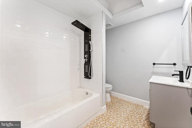 Photo - 649 N 63rd St