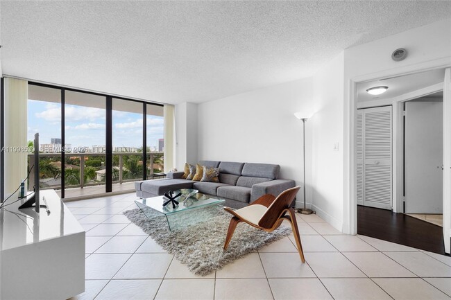 Photo - 3598 Yacht Club Dr