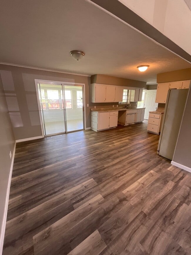 Photo - 3 bedroom 2 bathroom house for rent