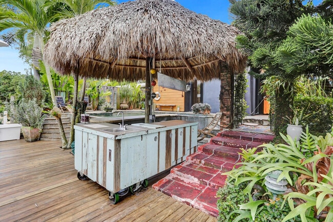 Photo - 1613 SW 5th Ct