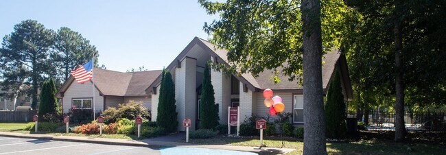 Woodbriar Apartment Homes