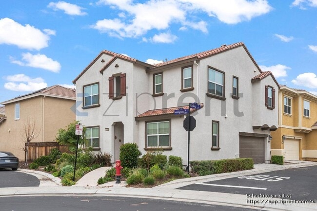 Photo - 1339 Sauvignon St