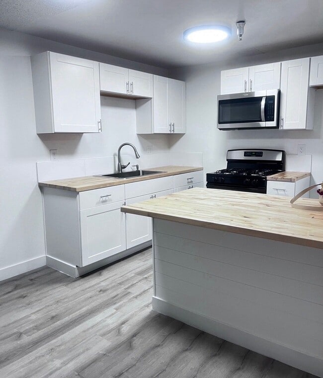 Photo - 1327 W. Civic Center