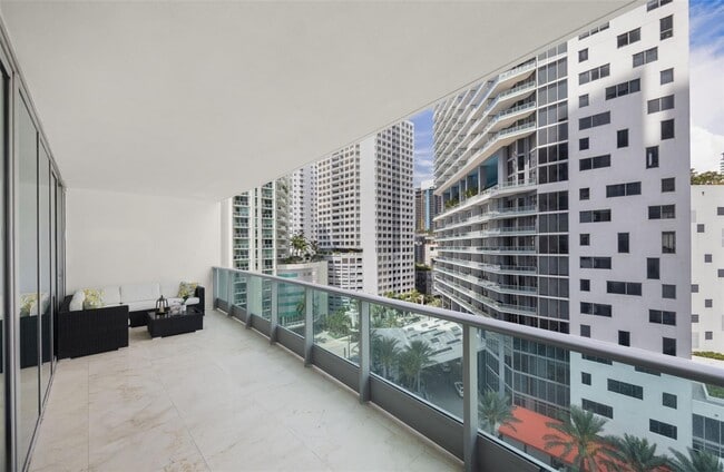 Photo - 1331 Brickell Bay Dr Unidad 904