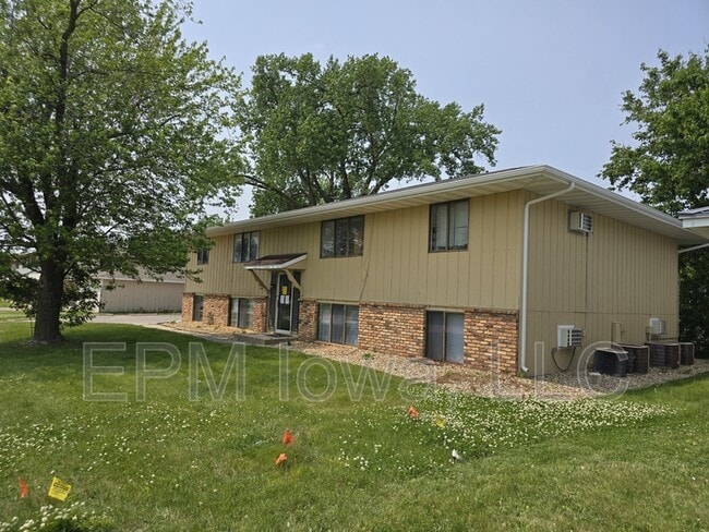 Building Photo - 990 Grand Ave