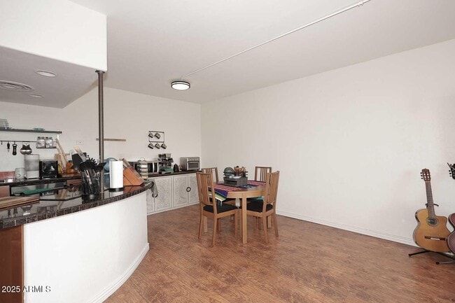 Photo - 207 W Clarendon Ave Unit A2