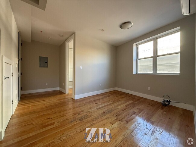 Building Photo - 314 Park Ave Unit 2 Rental