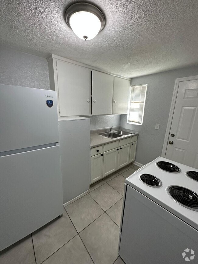 Building Photo - 2118/2120 Brooklyn Rd. Unit 2120 Rental