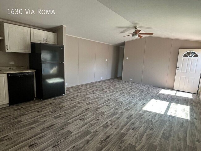 Photo - 1630 Via Roma Dr